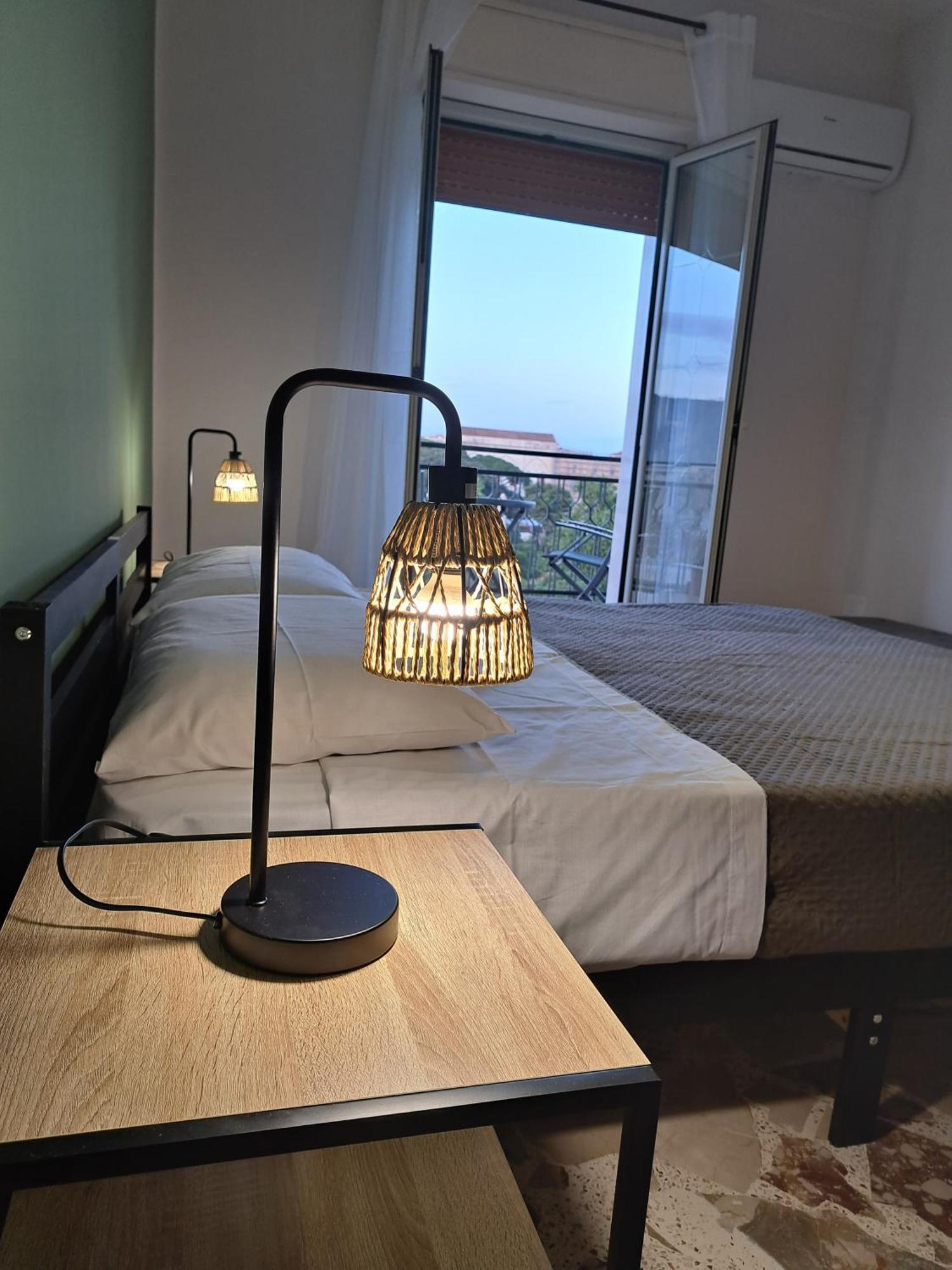 Skyline Apartment *